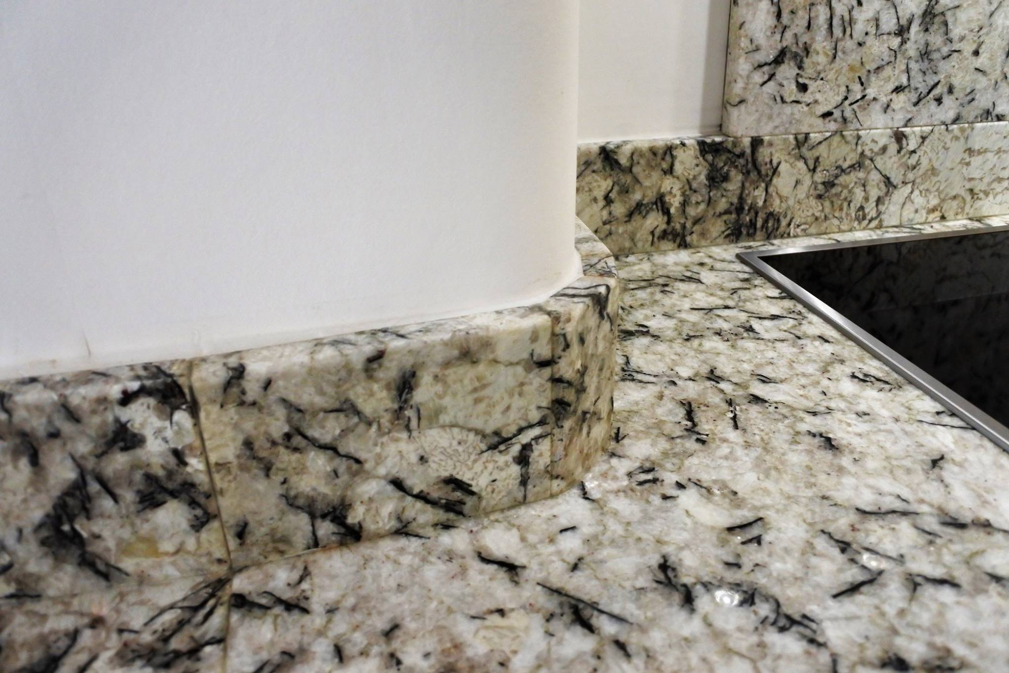 glasgow-bespoke-kitchens-granite-worksurface