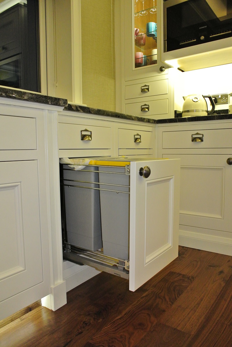Soft close waste bin on Inframe kitchen