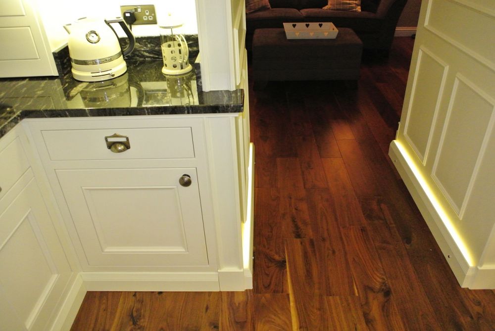 Uplit lighting in skirting