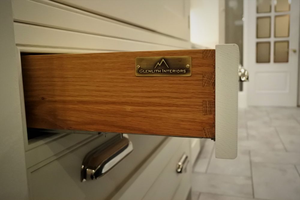 Elmwood Dovetail Drawer - Clarkston