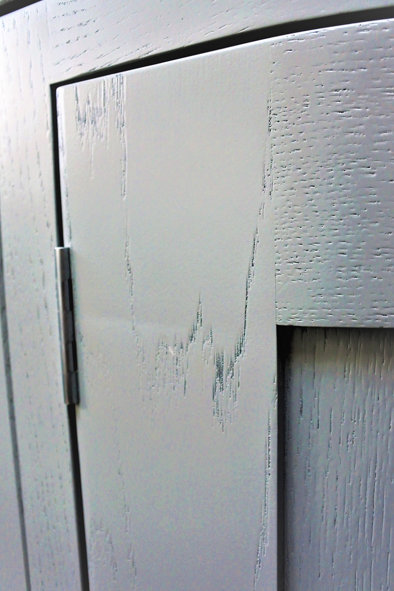 Oak Grain when painted with a block finish