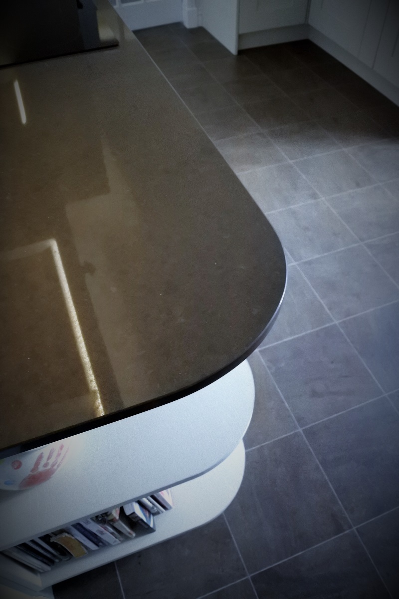 Radius End in Caesarstone Quartz