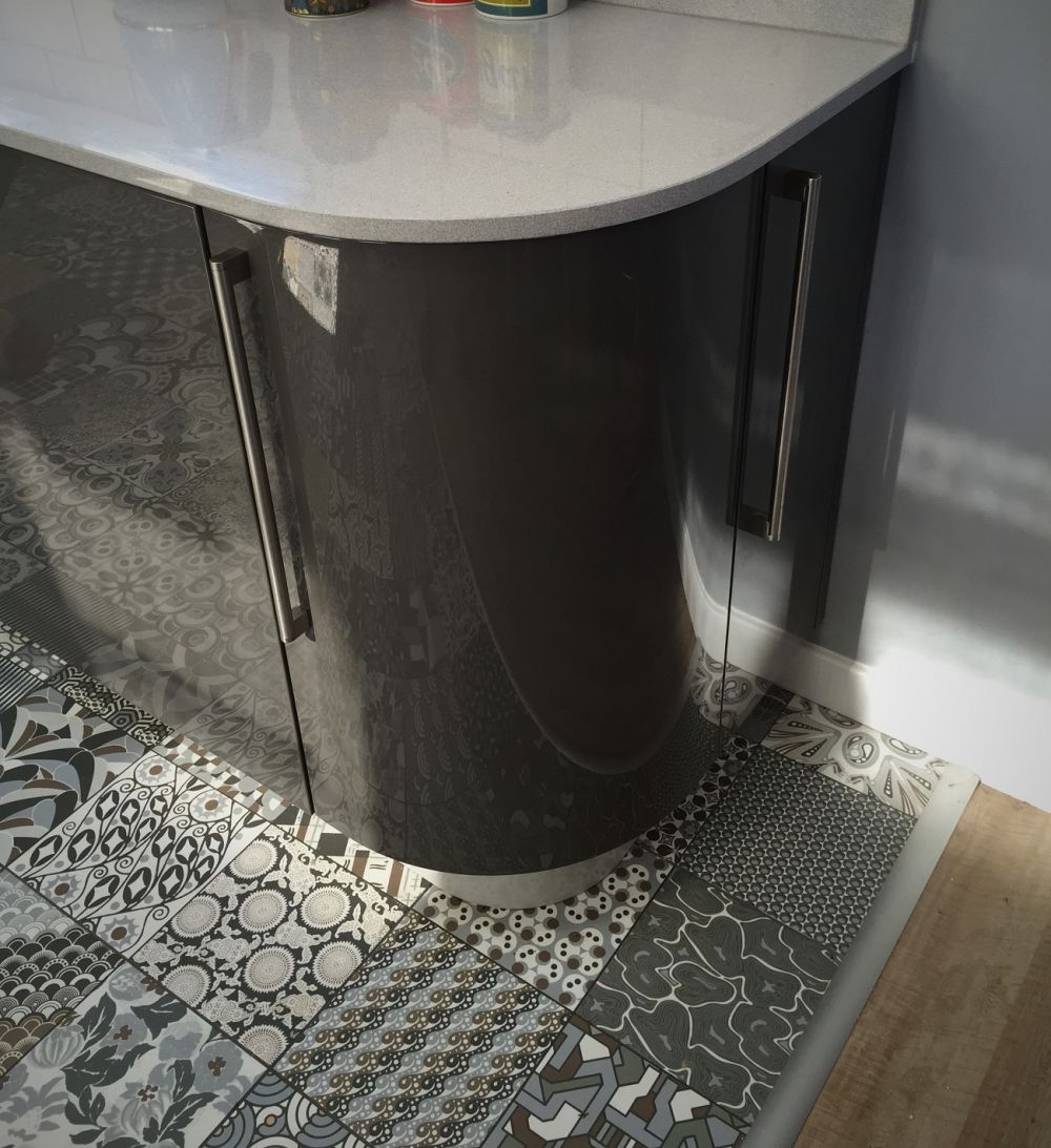 Curved unit at end of kitchen run